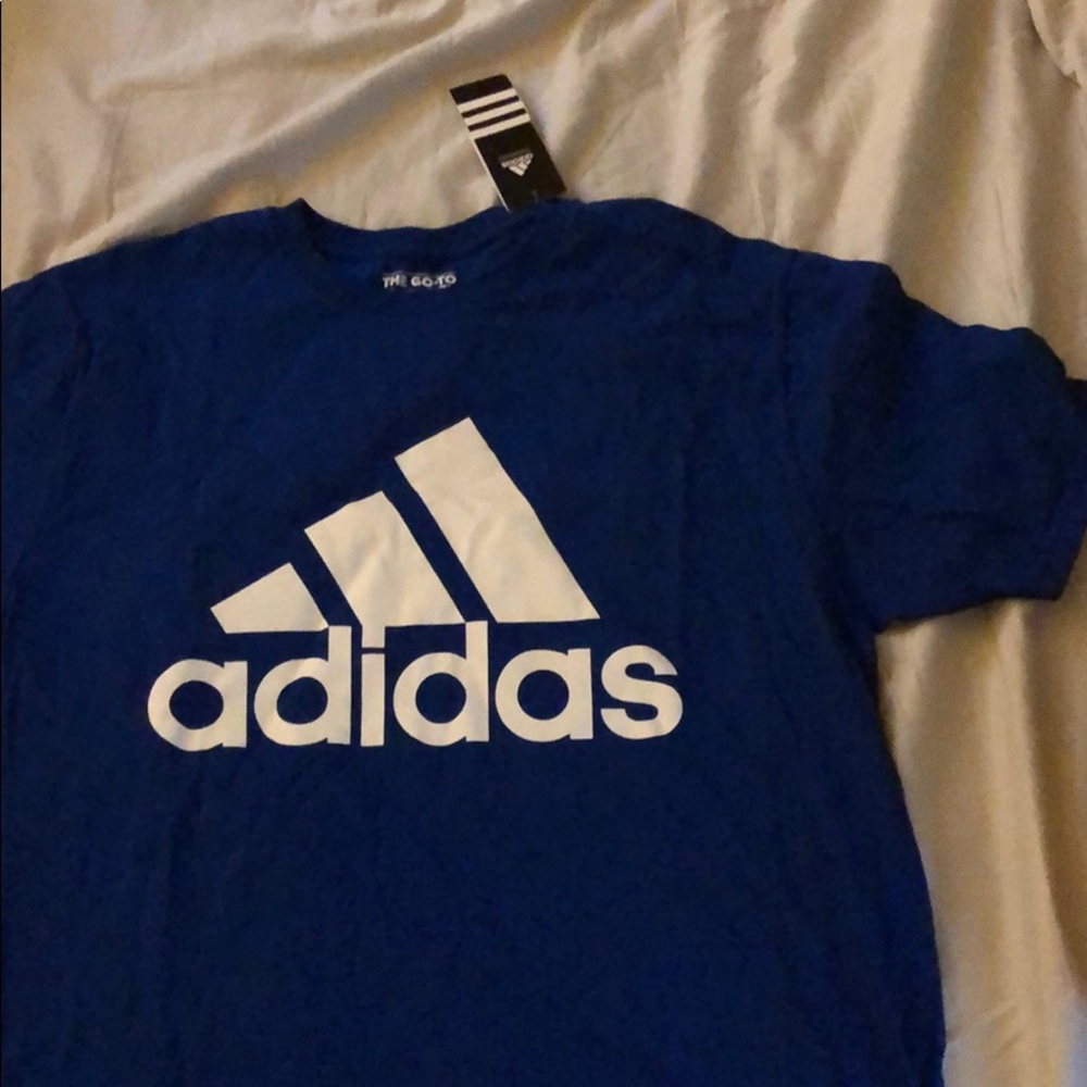 Adidas Tee size Large